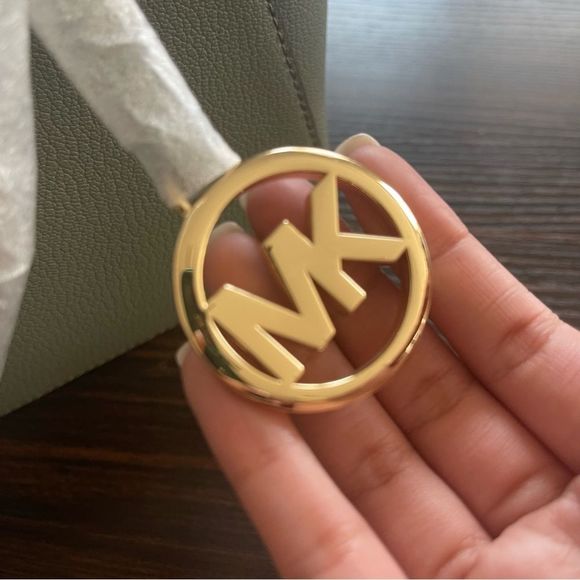 NWT Michael Kors Charlotte Large Satchel - Picture 6 of 8